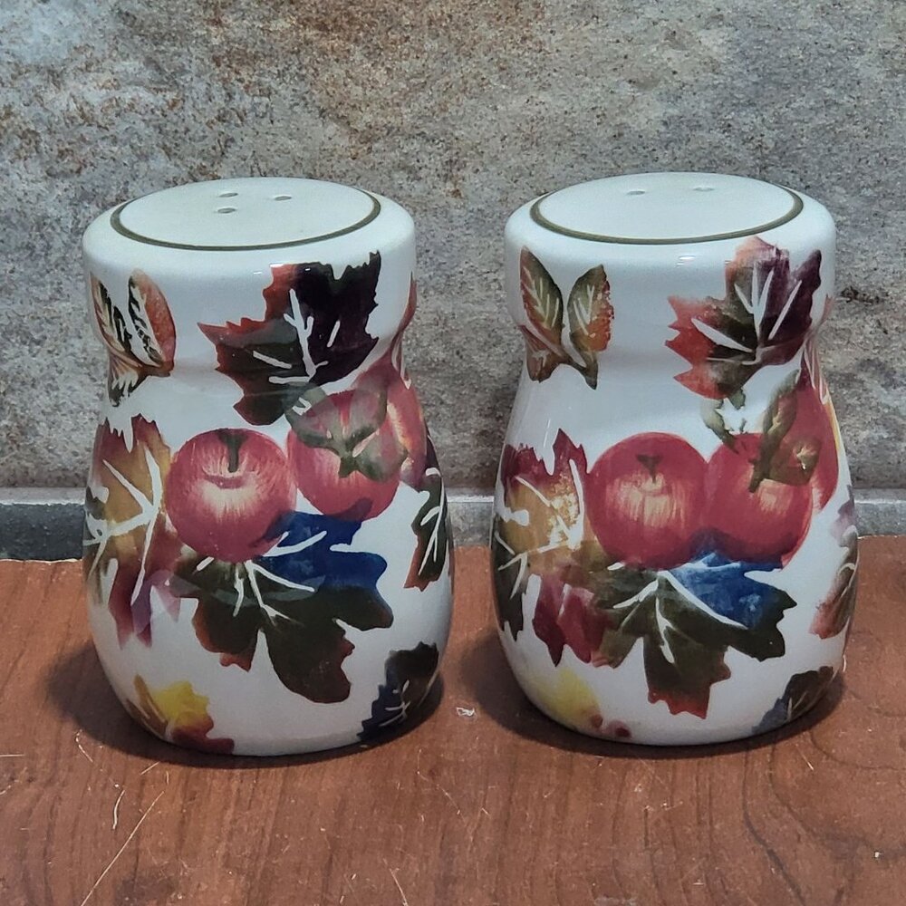 WCL Fruit Leaf Salt Pepper Shakers Cream Autumn Colors Ceramic Fall Thanksgiving